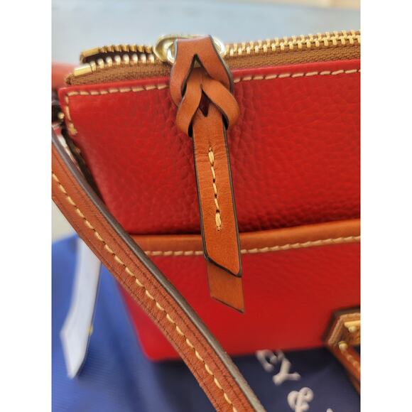 NWT Dooney & Bourke Ginger Pouchette Pebbled Grain Leather Red Crossbody Bag - Picture 5 of 12